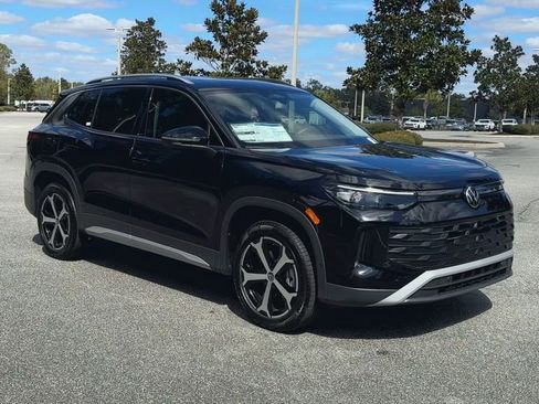 New 2026 Volkswagen Tiguan SE image 2