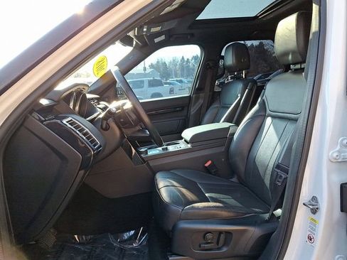 Used 2018 Land Rover Discovery SE image 14