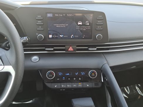 Used 2023 Hyundai Elantra Blue FWD image 20