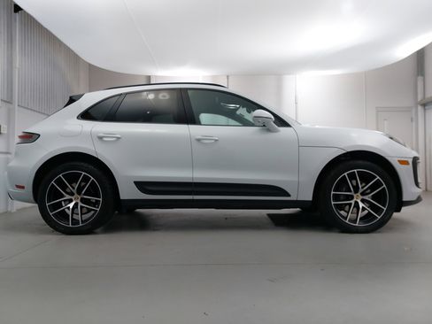 Used 2023 Porsche Macan image 8