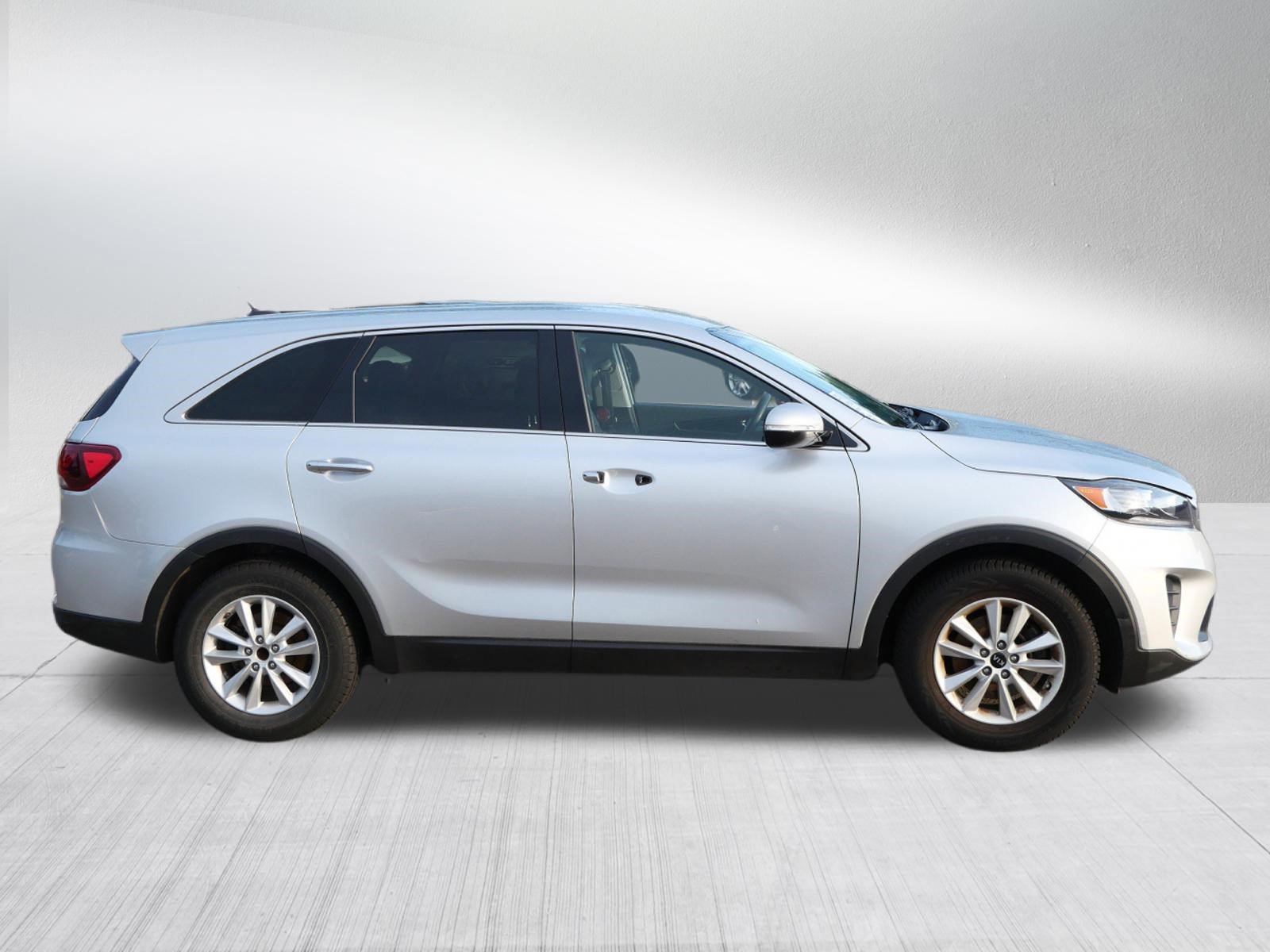 Used 2019 Kia Sorento FWD V6 image 8