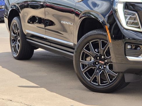 Used 2025 GMC Yukon XL Denali w/ Sun & Power Step Package AWD/4WD image 11