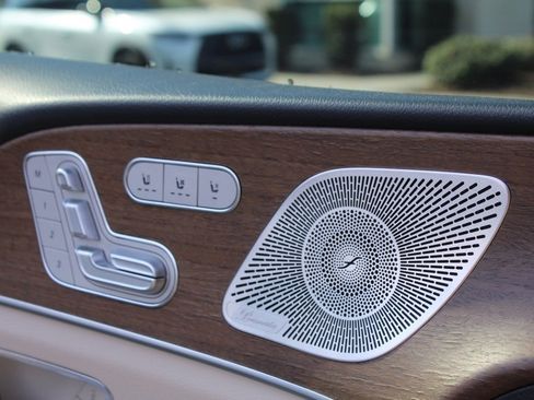 Certified 2023 Mercedes-Benz GLS 450 4MATIC image 11