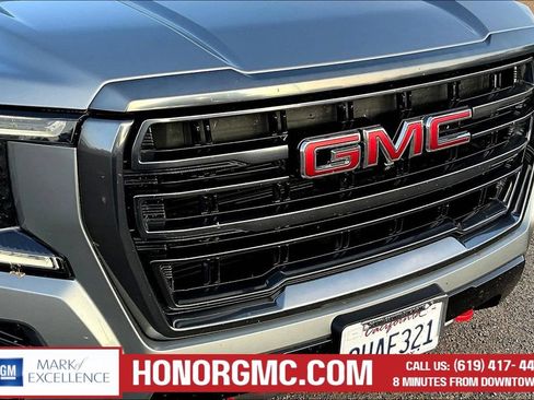 Used 2023 GMC Yukon XL AT4 w/ Technology Package AWD/4WD image 31