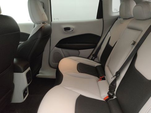 Used 2021 Jeep Compass Limited image 18