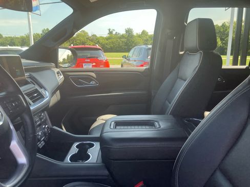 Used 2024 GMC Yukon SLT w/ SLT Luxury Package AWD/4WD image 10