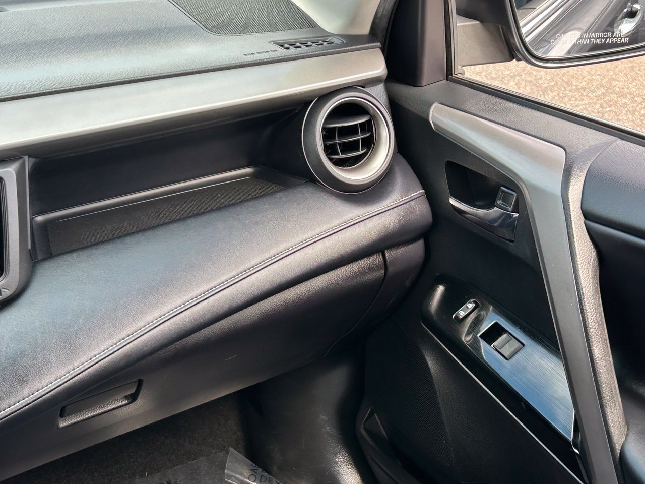 Used 2018 Toyota RAV4 Limited w/ Advanced Technology Package AWD/4WD image 18