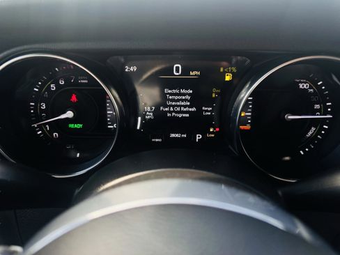 Used 2022 Jeep Wrangler Unlimited Sahara w/ Cold Weather Group image 11