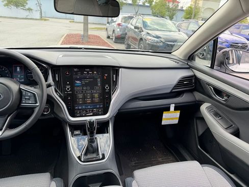 Used 2025 Subaru Outback Premium image 22