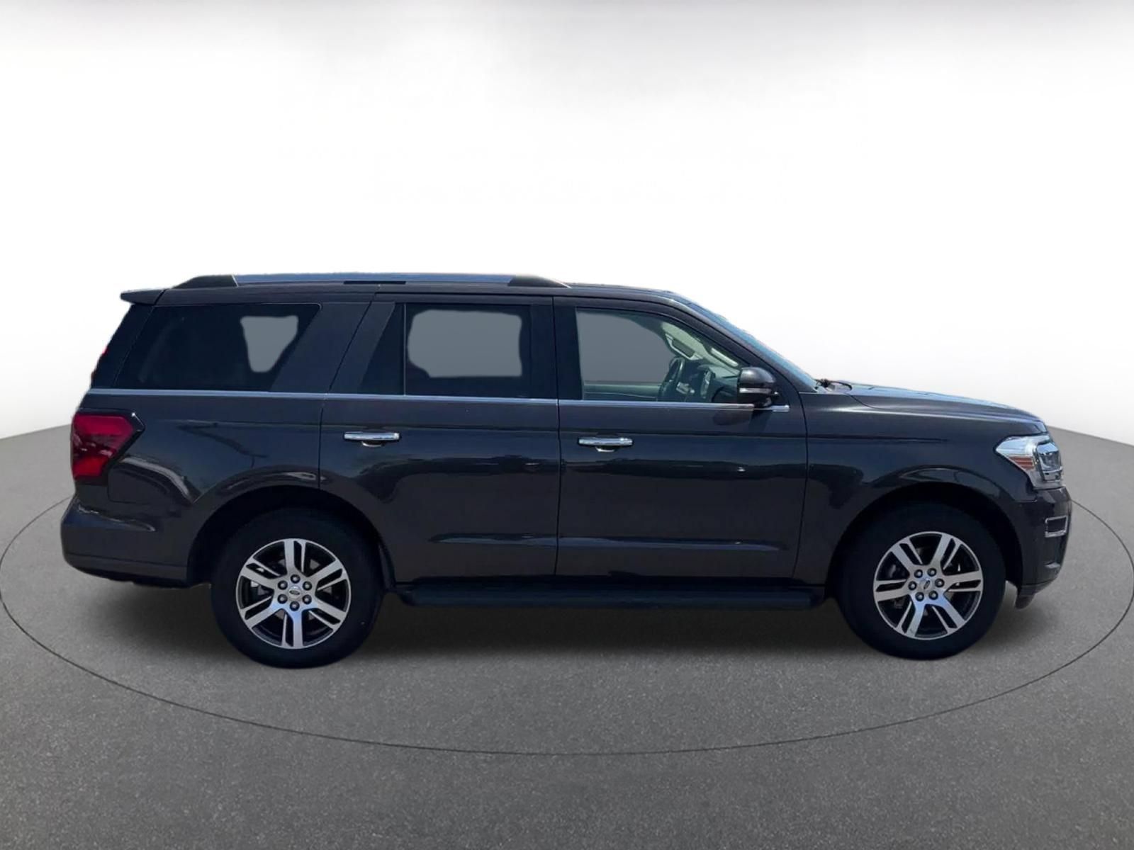 Used 2024 Ford Expedition Limited RWD image 15