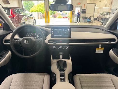 New 2026 Honda HR-V LX image 5