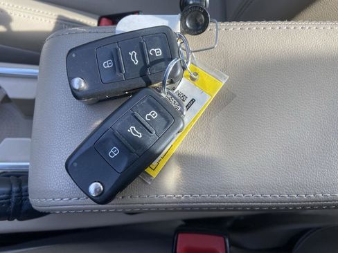 Used 2013 Volkswagen Beetle 2.5 image 13