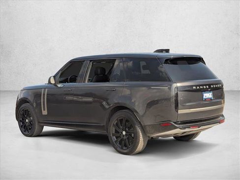 Used 2024 Land Rover Range Rover Long Wheelbase SE image 8