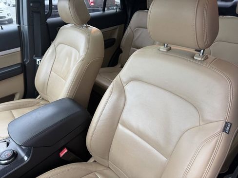 Used 2017 Ford Explorer XLT w/ Equipment Group 202A image 11