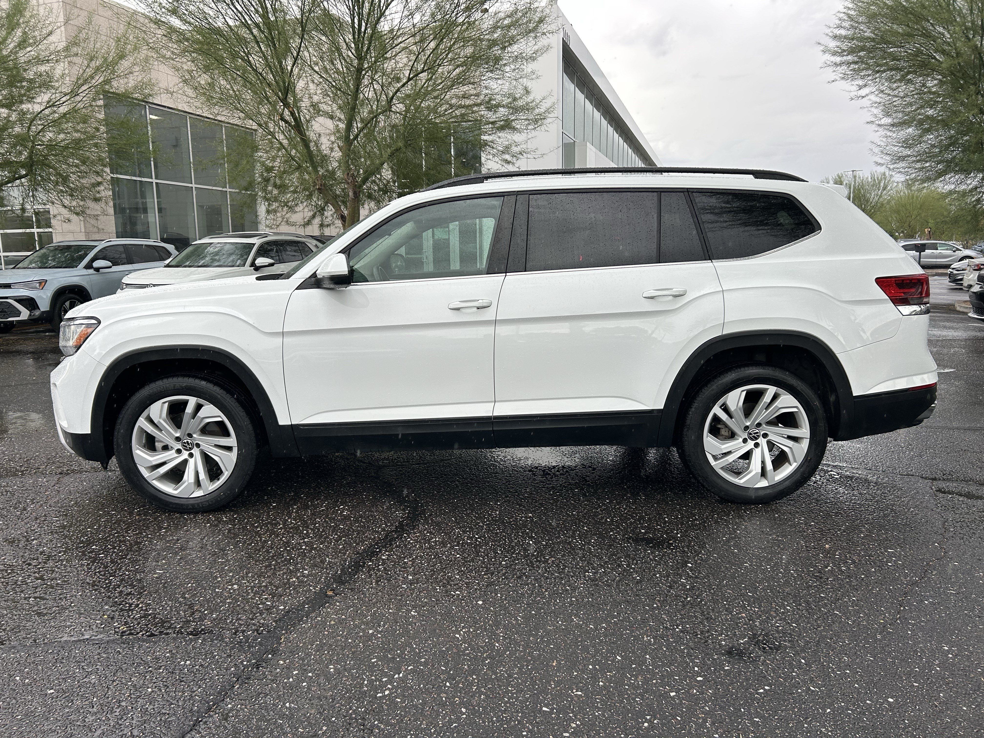 Used 2021 Volkswagen Atlas SE AWD/4WD image 2