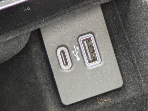 Certified 2022 Lincoln Nautilus Reserve w/ Equipment Group 201A image 24