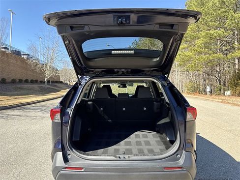 Used 2022 Toyota RAV4 XLE image 20