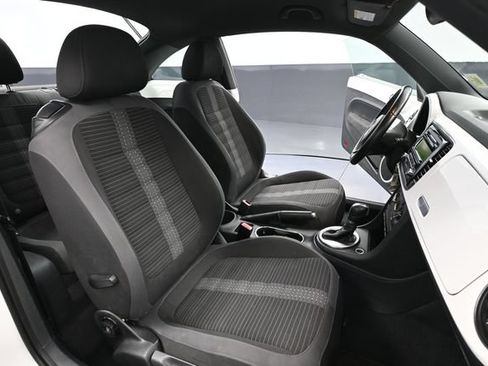 Used 2012 Volkswagen Beetle 2.0T FWD image 32