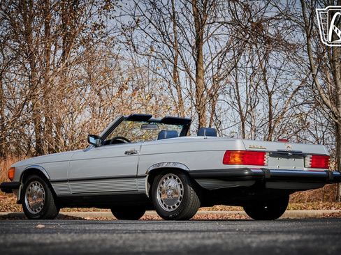 Used 1988 Mercedes-Benz 560 SL image 10