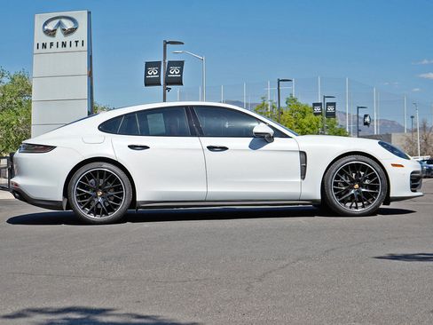Used 2023 Porsche Panamera 4 Platinum Edition AWD/4WD image 10
