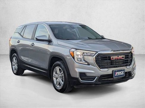 Used 2024 GMC Terrain SLE image 3