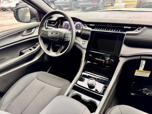 New 2026 Jeep Grand Cherokee Laredo X AWD/4WD image 16
