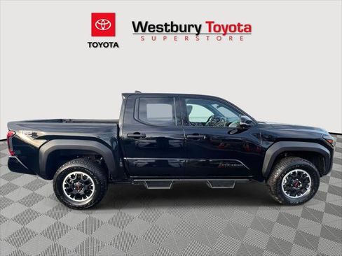 Certified 2025 Toyota Tacoma TRD Off-Road image 6