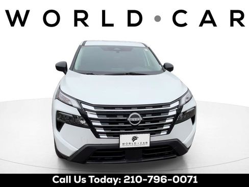 Certified 2025 Nissan Rogue S FWD image 8