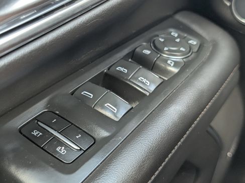 Used 2021 Chevrolet Tahoe High Country w/ Premium Package AWD/4WD image 29