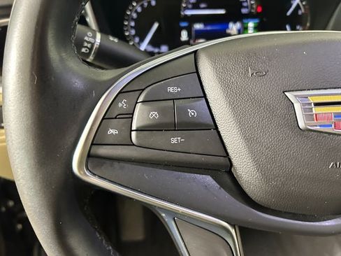 Used 2018 Cadillac XT5 AWD image 16