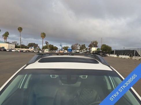 Used 2018 Subaru Outback 2.5i Limited image 4