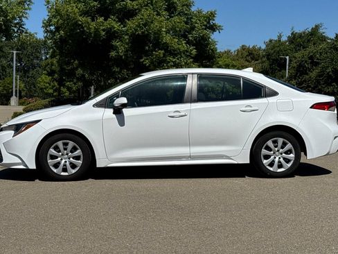 Certified 2024 Toyota Corolla LE FWD image 8