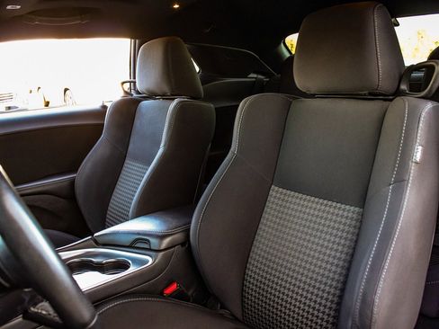 Used 2019 Dodge Challenger R/T w/ Blacktop Package image 29