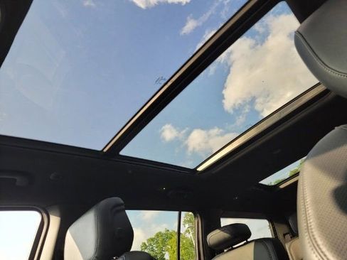 Used 2023 Jeep Wagoneer Series II w/ Premium Group I AWD/4WD image 8