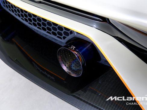 Used 2021 Lamborghini Aventador SVJ AWD/4WD image 37