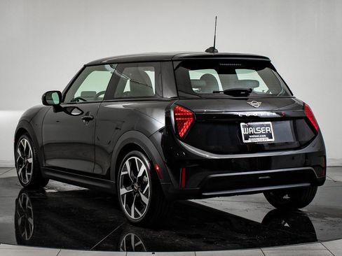 Certified 2025 MINI Cooper S image 6