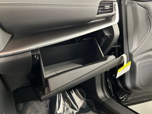 Certified 2026 Nissan Rogue SV FWD image 32