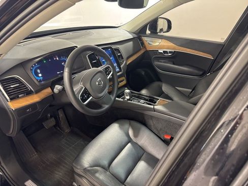 Used 2023 Volvo XC90 B5 Plus w/ Protection Package Premier image 18