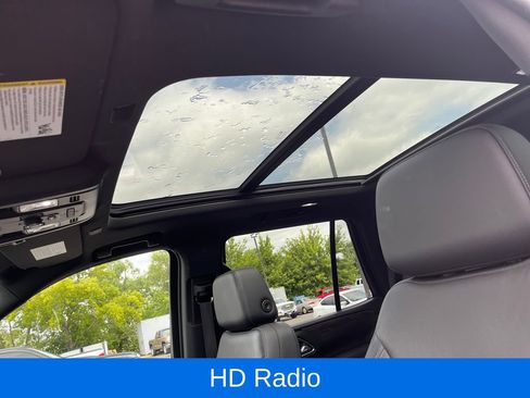 Used 2021 Chevrolet Tahoe Z71 w/ Z71 Off-Road Package AWD/4WD image 27