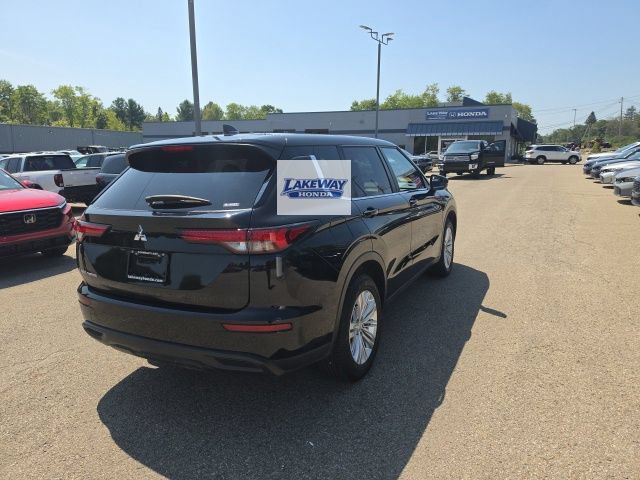 Used 2024 Mitsubishi Outlander ES AWD/4WD image 7