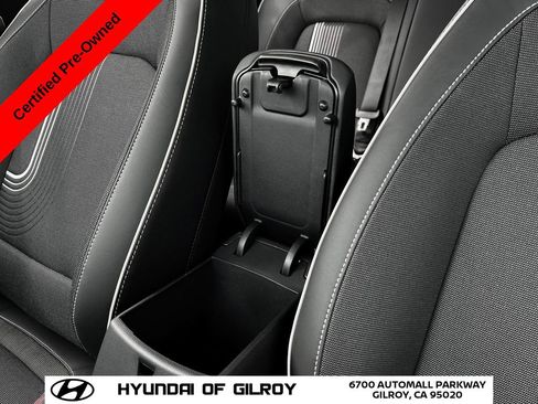 Used 2025 Hyundai Venue Limited image 20