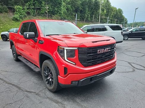 Used 2024 GMC Sierra 1500 Elevation w/ Elevation Premium Package AWD/4WD image 4