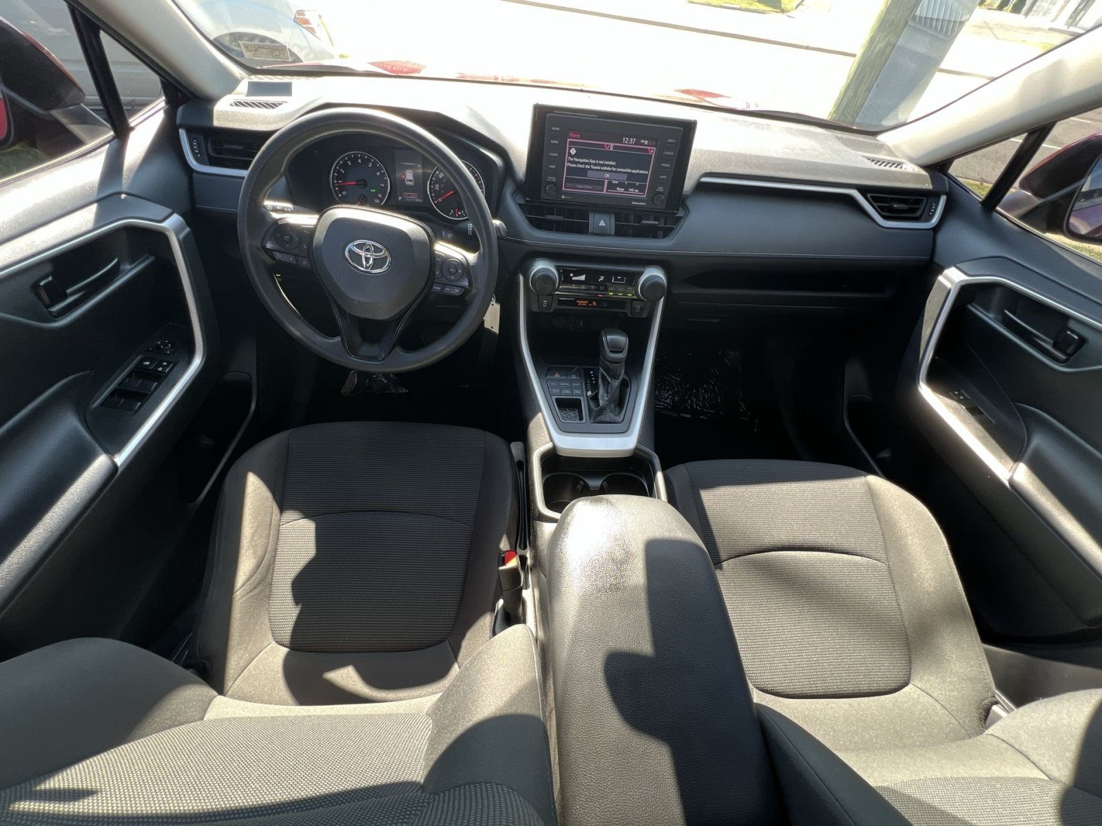 Used 2021 Toyota RAV4 LE AWD/4WD image 20