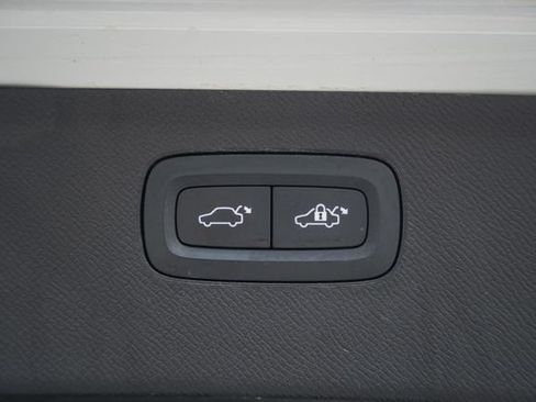 Certified 2023 Volvo XC90 B6 Plus AWD/4WD image 11