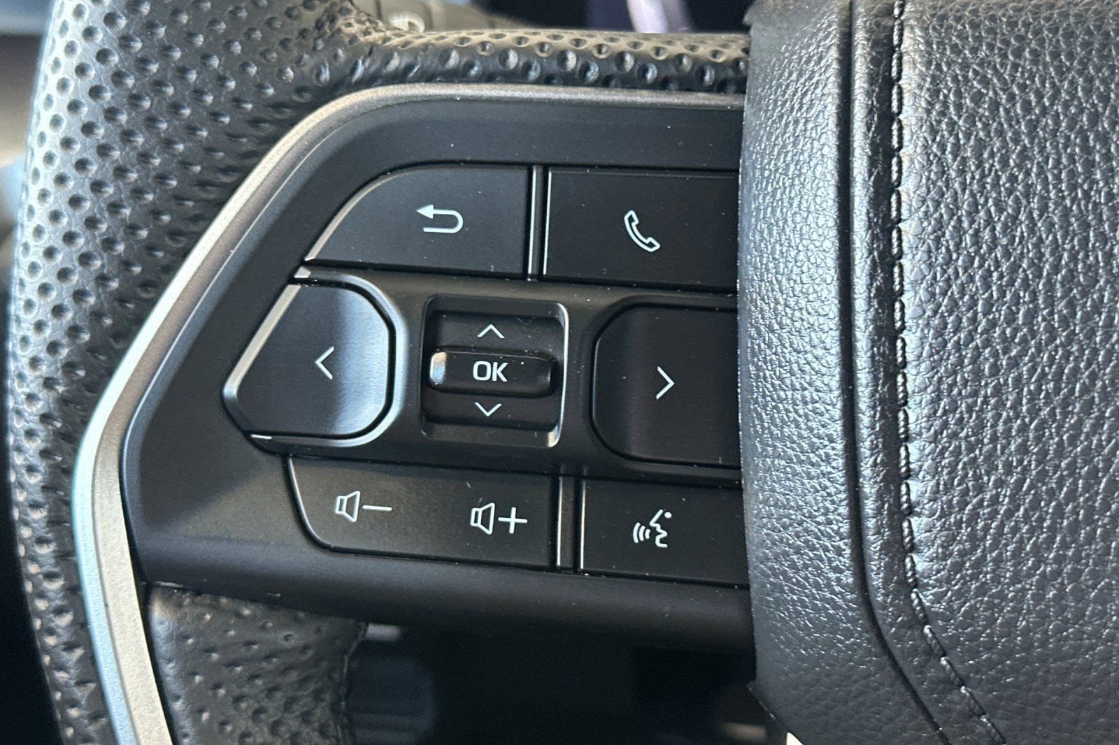 Certified 2026 Toyota Tacoma TRD Off-Road w/ TRD Off Road Upgrade Package AWD/4WD image 37