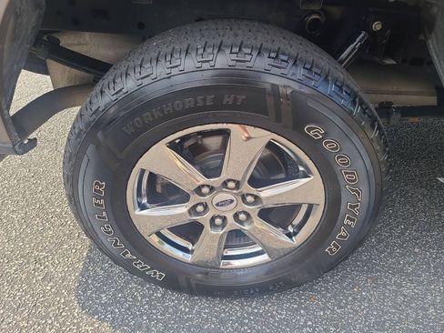 Used 2020 Ford F150 XLT w/ Equipment Group 302A Luxury AWD/4WD image 12