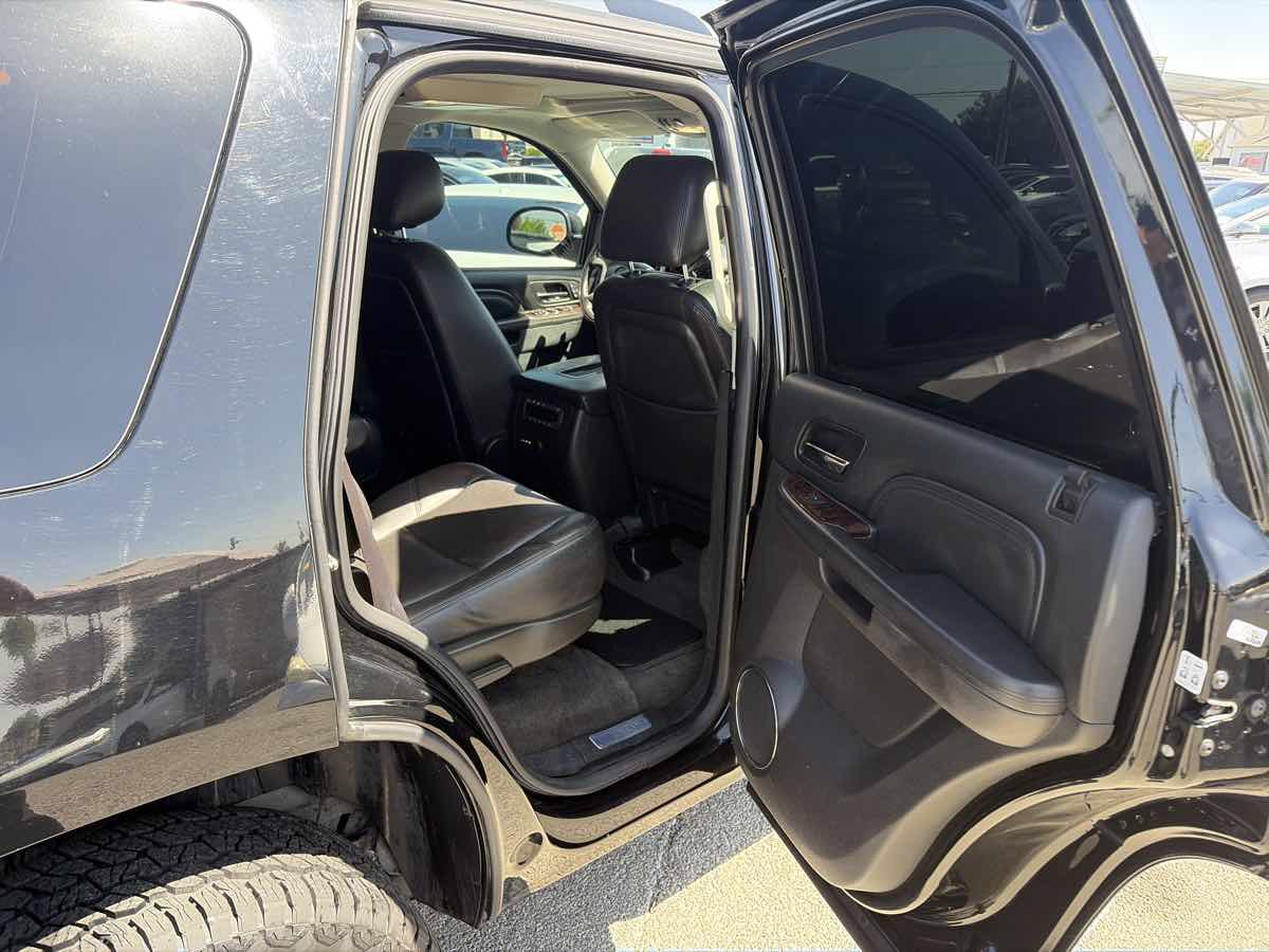 Used 2014 GMC Yukon Denali AWD/4WD image 24