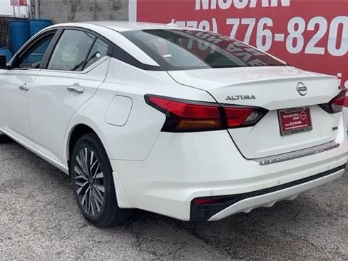 Used 2023 Nissan Altima 2.5 SV image 5