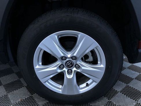 Certified 2021 Toyota RAV4 XLE image 16