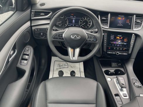 Certified 2025 INFINITI QX50 Pure image 11